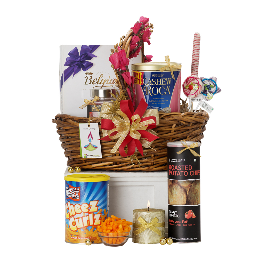 Choco Delight Gift Hamper Buy Choco Delight Gift Hamper Online (Large