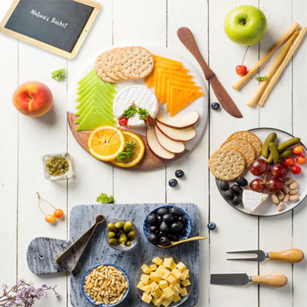 Cheese Platter Gift Hamper naturesbasket.co.in
